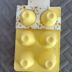 Yellow Silicone Beehive Baking Mold